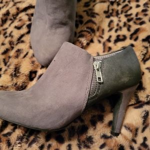 Heeled bootie shoe